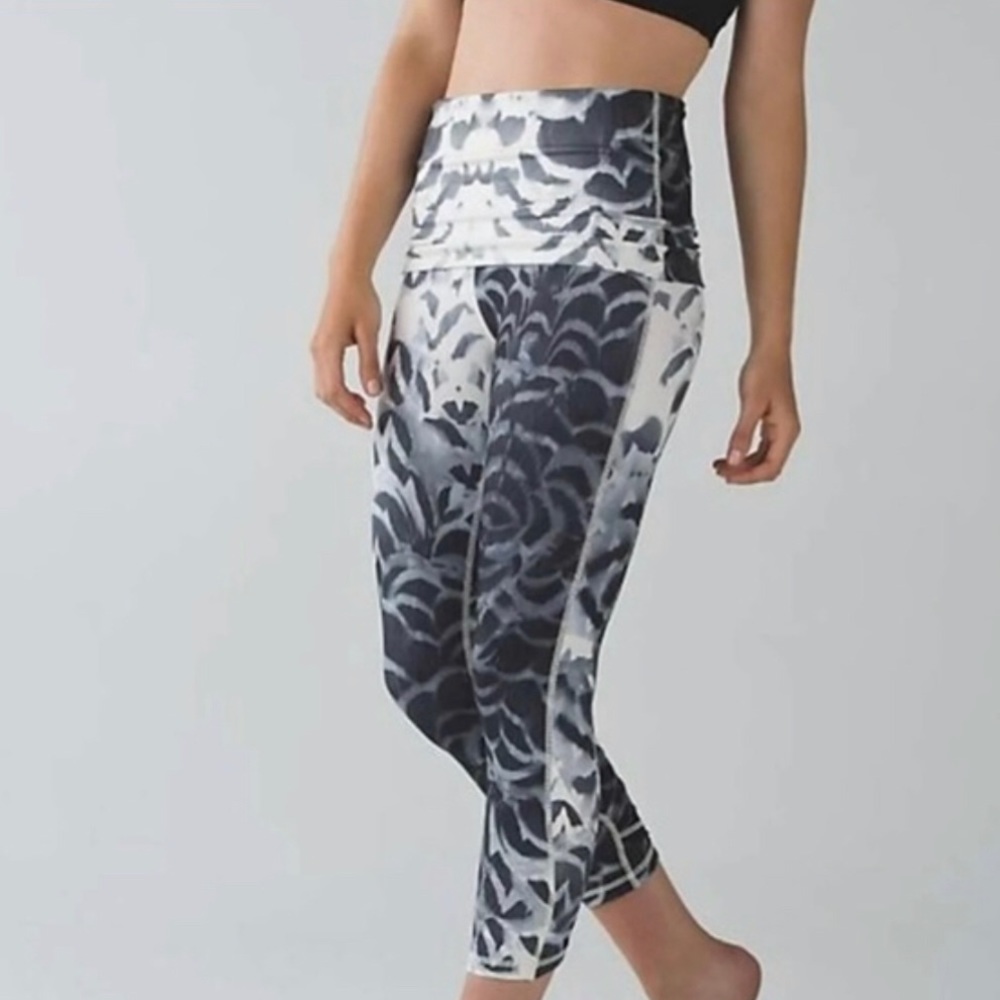 Lululemon Wunder Under Pant Dance size 4